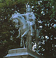 Monument of Louis, square of Vosges, photo: Trubina, 350x450p, 53kb