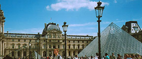 Louvre, photo: Trubina, 640x300p, 54kb